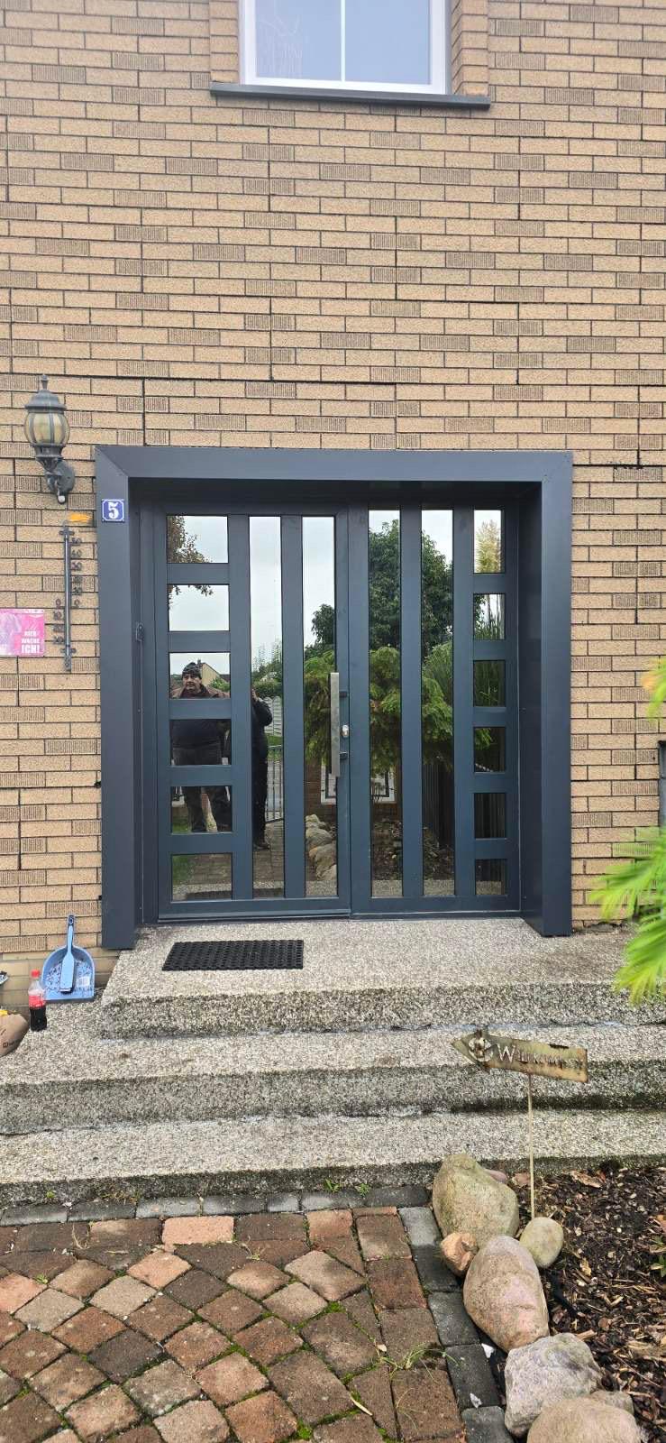 Projekt 92 – Eingangstüren